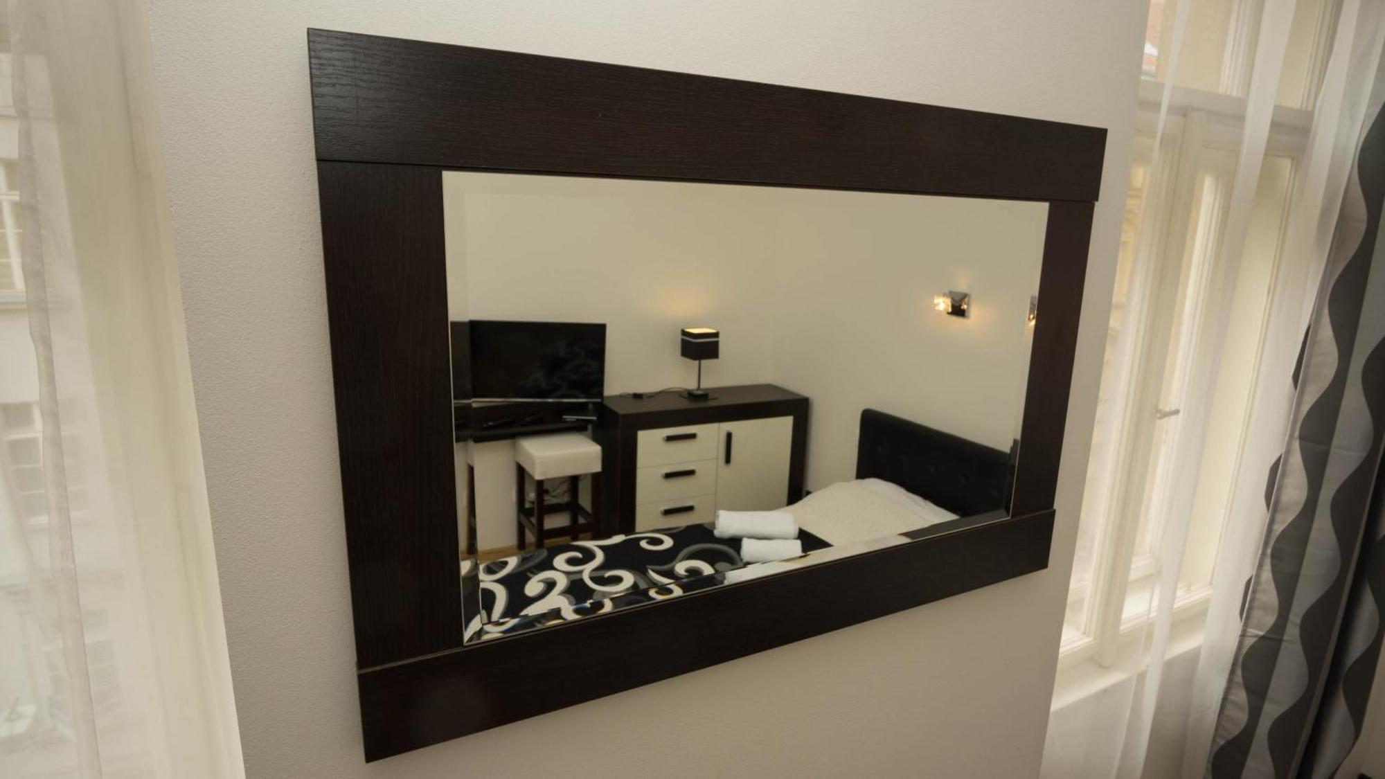 Black & White Apartment Prague By Wenceslas Square And Muzeum Bagian luar foto