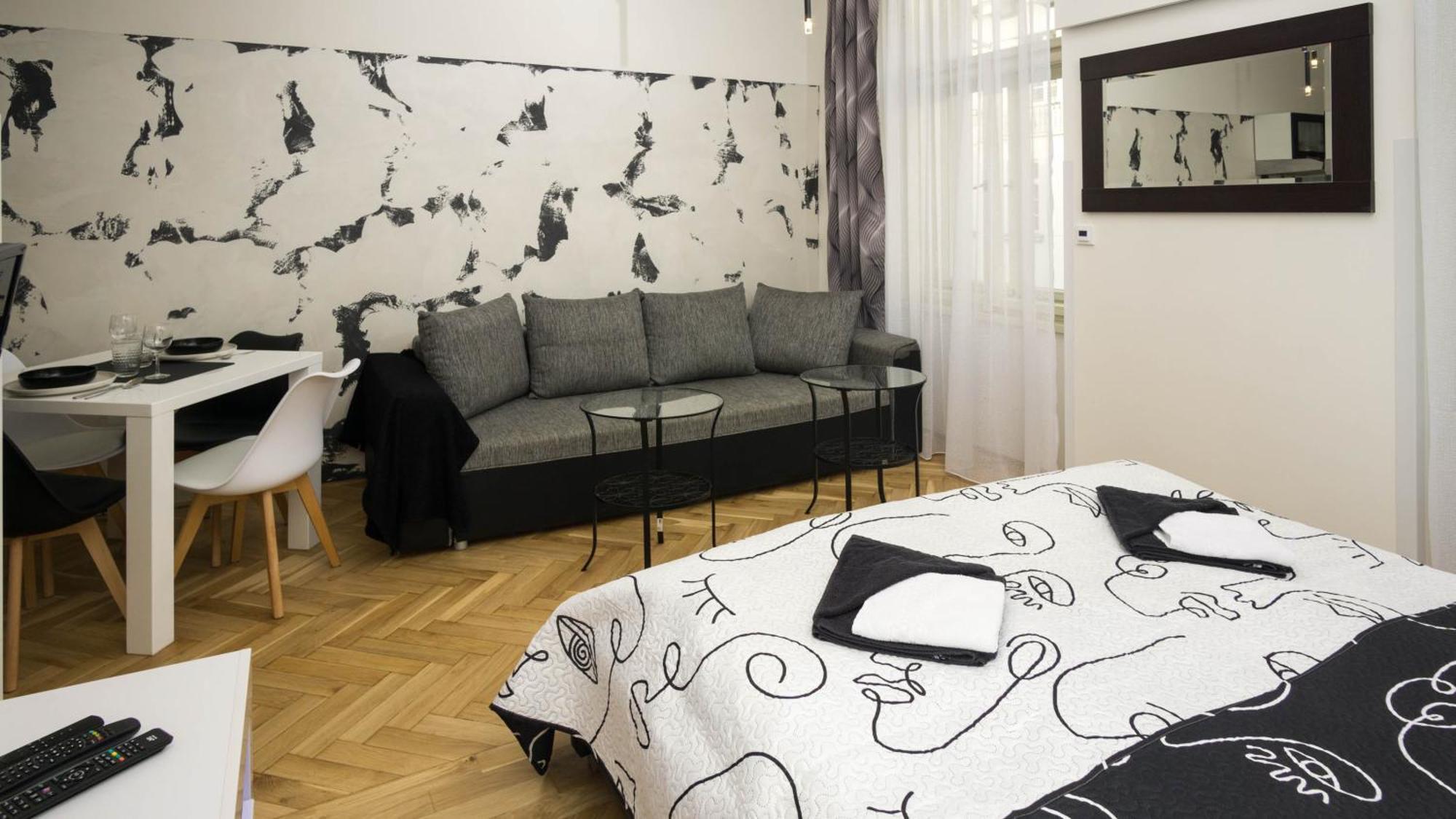 Black & White Apartment Prague By Wenceslas Square And Muzeum Bagian luar foto